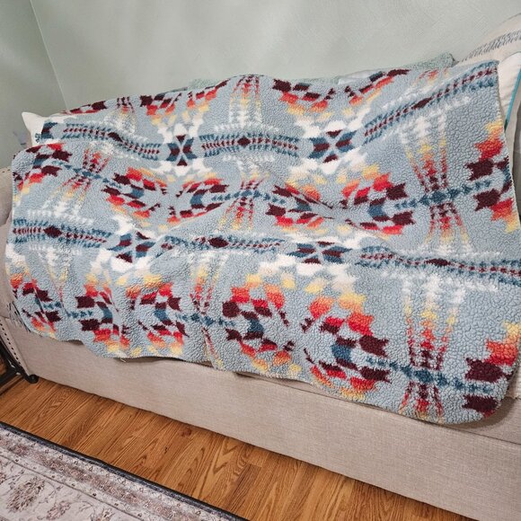 Pendleton Sherpa Fleece Blanket Twin - Picture 4 of 7